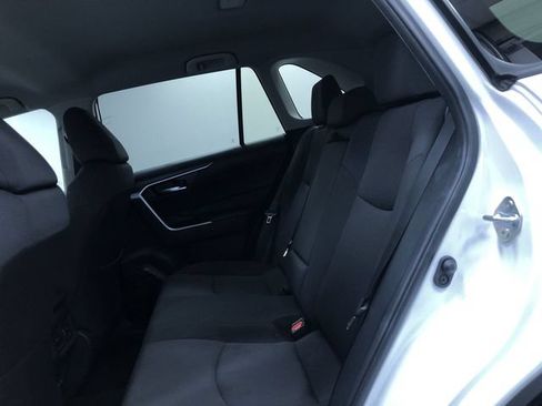 Used 2025 Toyota RAV4 XLE AWD/4WD image 21