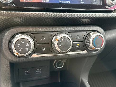 Used 2024 Nissan Kicks SV image 30