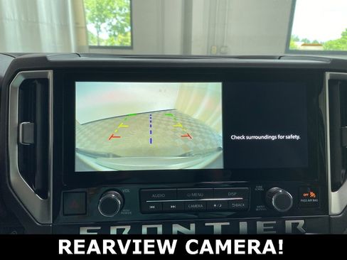 Used 2025 Nissan Frontier SV image 5