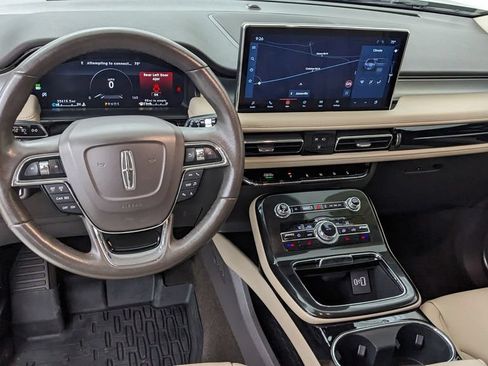 Used 2023 Lincoln Nautilus FWD w/ Premium Package image 3