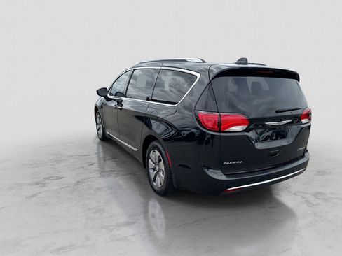Used 2018 Chrysler Pacifica Limited w/ Advanced Safetytec Group FWD image 4