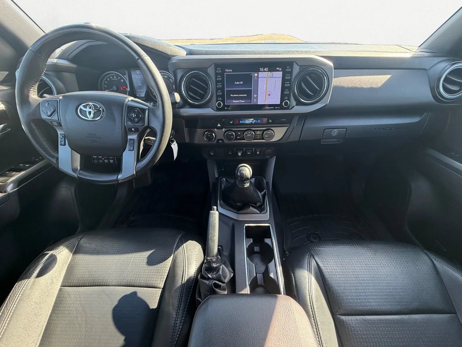 Used 2022 Toyota Tacoma TRD Off-Road AWD/4WD image 12