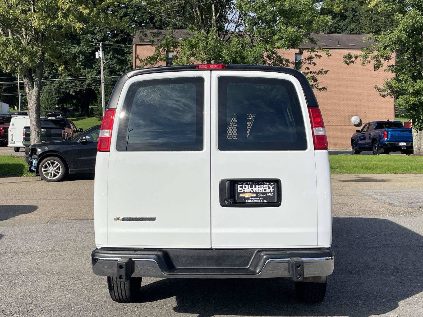 Certified 2025 Chevrolet Express 2500 w/ Driver Convenience Package RWD image 4