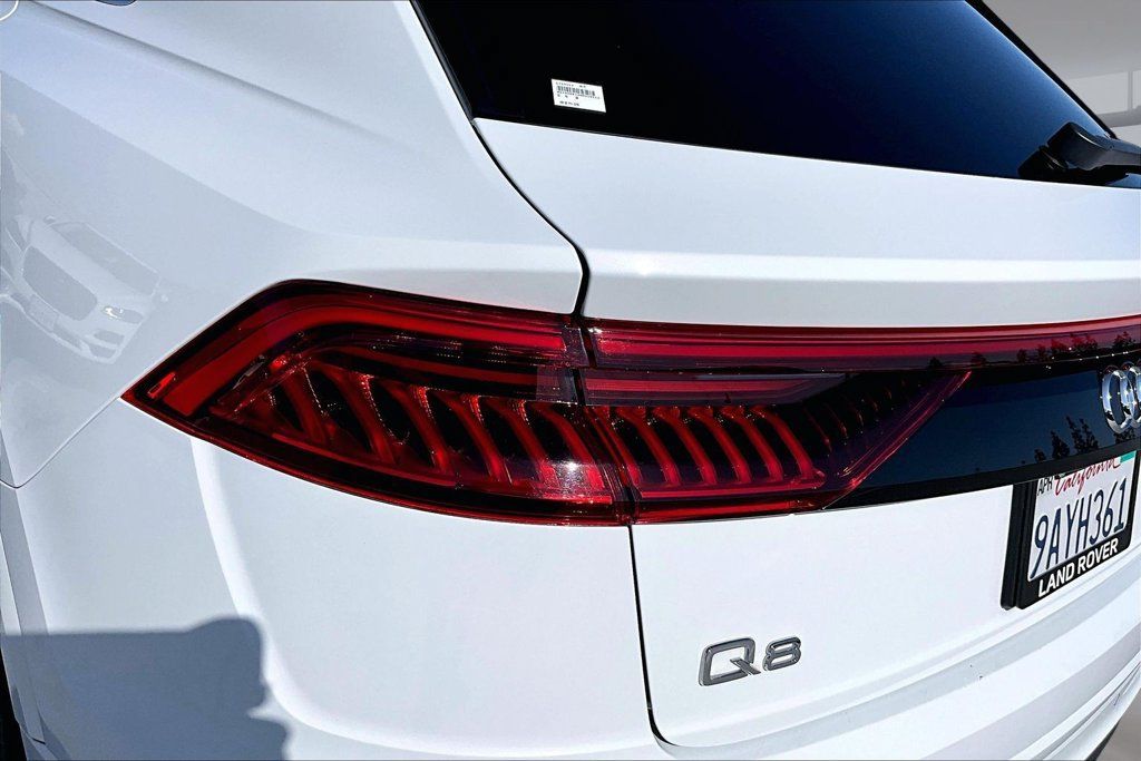Used 2022 Audi Q8 Premium AWD/4WD image 21