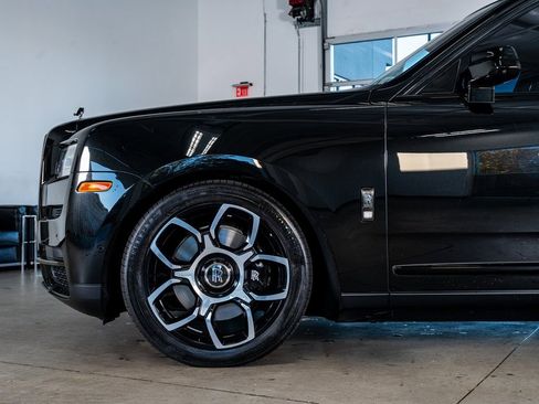 Used 2022 Rolls-Royce Cullinan Black Badge image 10