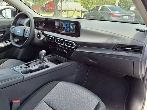 Used 2026 Nissan Sentra SV w/ SV Convenience Package FWD image 12