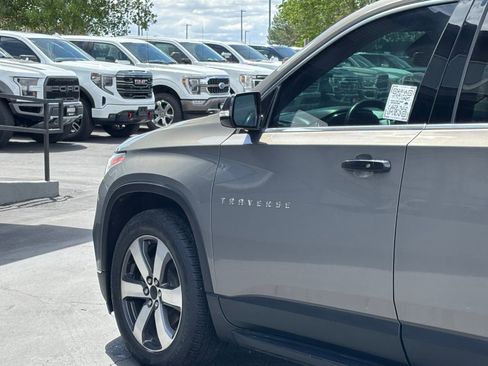Used 2018 Chevrolet Traverse LT AWD/4WD image 6