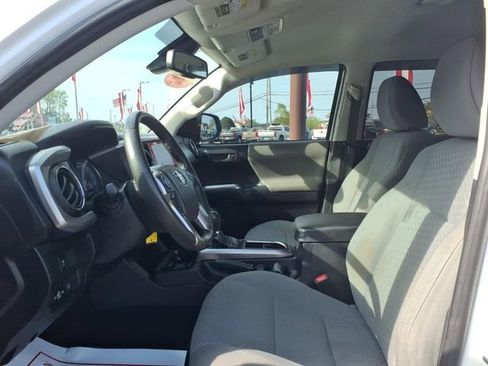 Used 2021 Toyota Tacoma SR5 RWD image 5