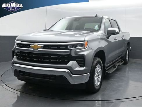 Used 2025 Chevrolet Silverado 1500 LT AWD/4WD image 3