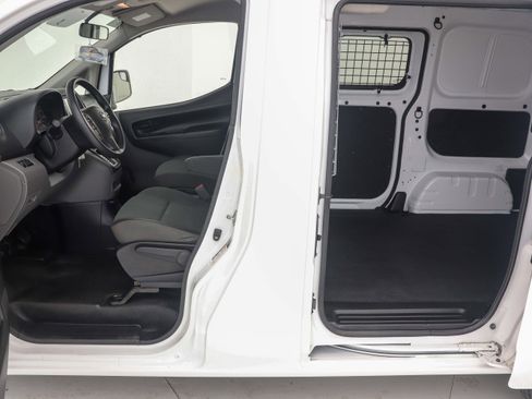 Used 2020 Nissan NV200 SV w/ Sliding Glass Door Package image 16