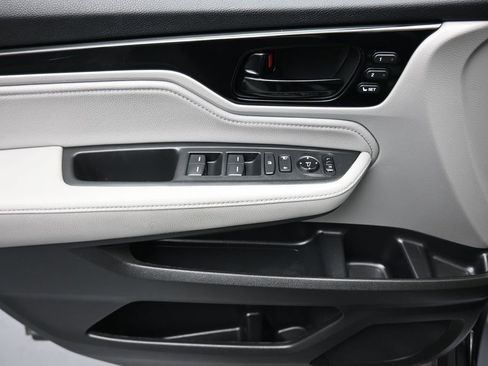 Used 2024 Honda Odyssey Touring image 10