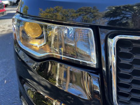 Used 2019 Jeep Grand Cherokee Limited image 12