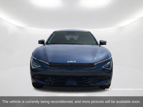 Used 2025 Kia EV6 Wind RWD image 2