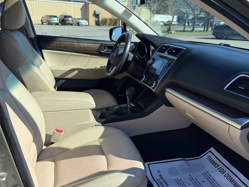 Used 2018 Subaru Outback 3.6R Limited AWD/4WD image 19
