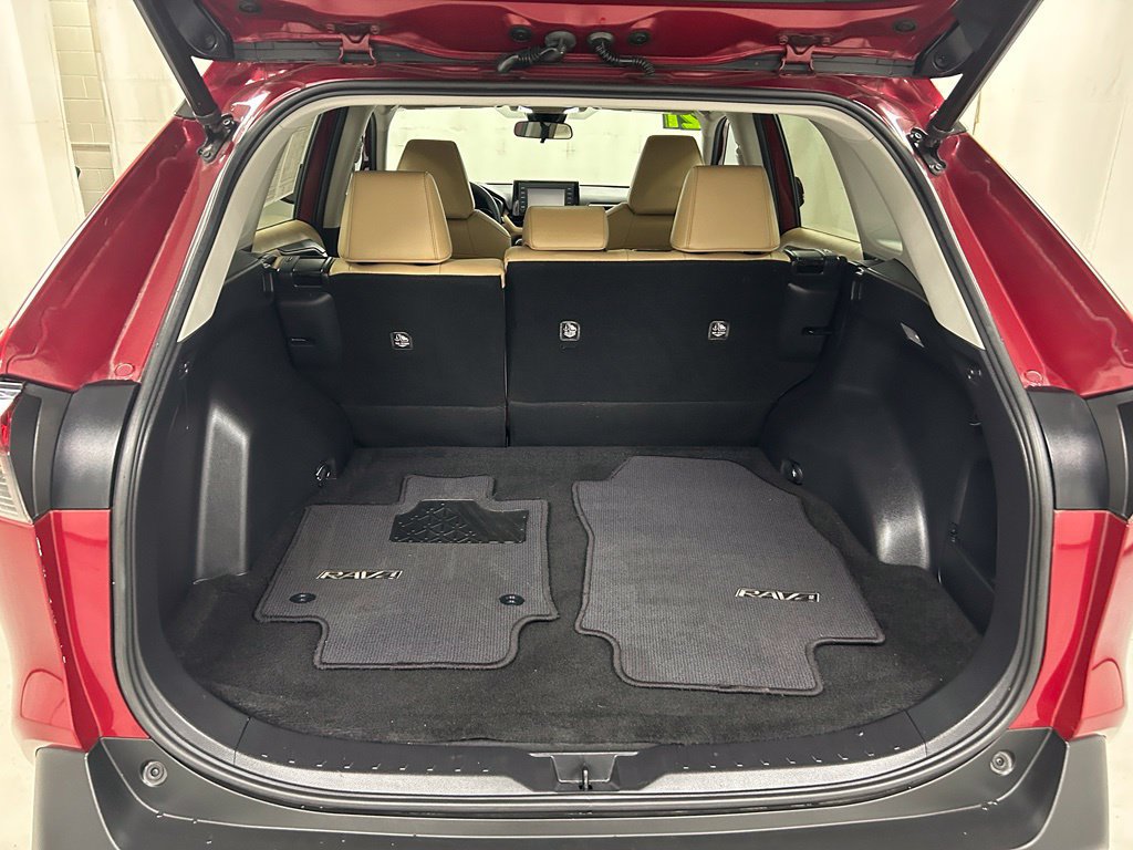Used 2021 Toyota RAV4 XLE Premium FWD image 11