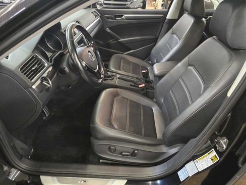 Used 2017 Volkswagen Passat 1.8T R-Line image 6