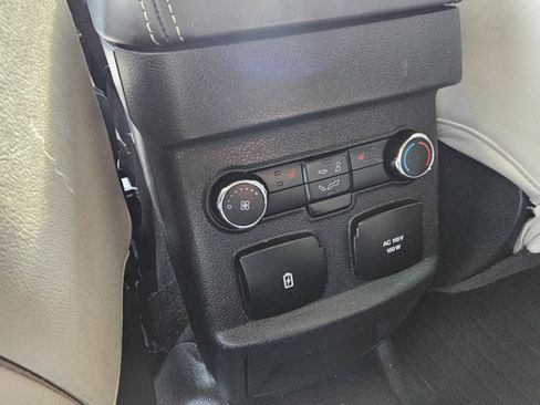 Used 2017 Ford Explorer Platinum image 19