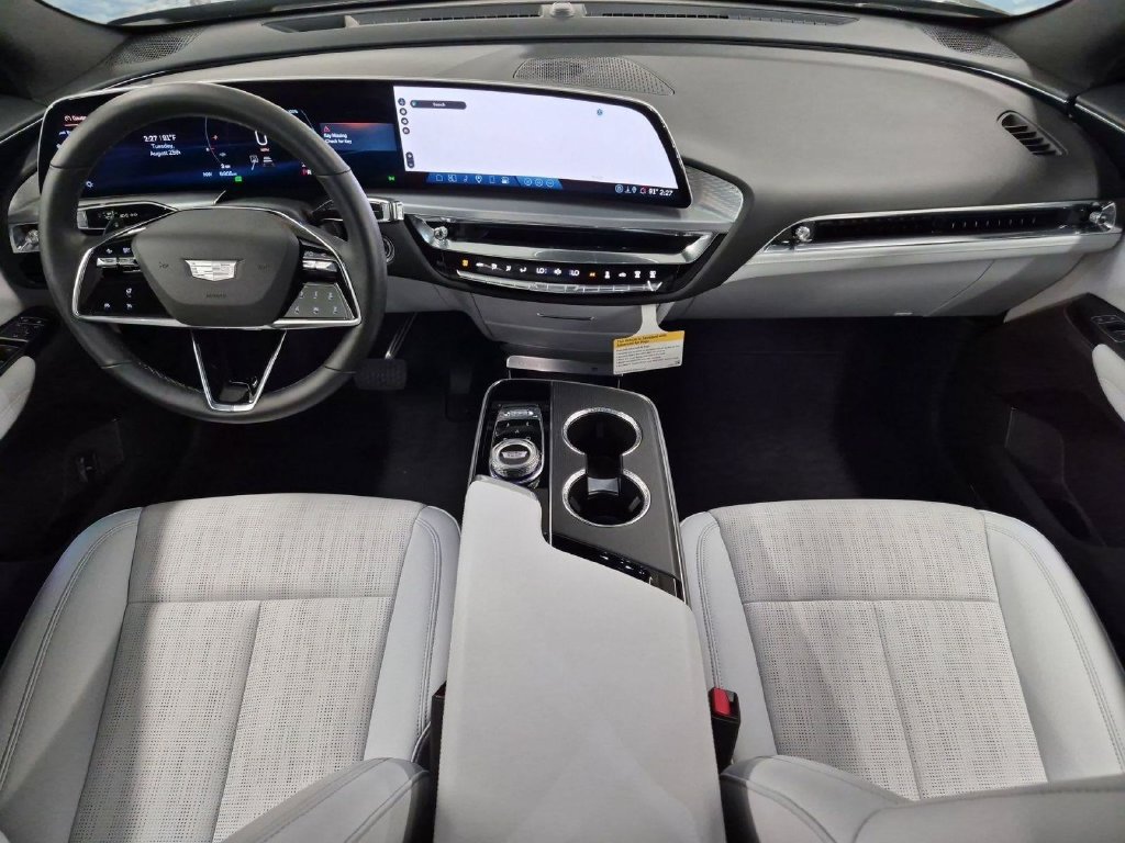 Certified 2024 Cadillac Lyriq Luxury RWD image 10