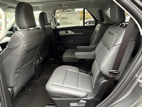 New 2026 Ford Explorer Active image 7