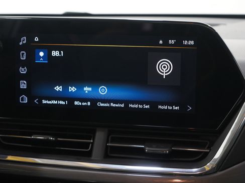 Used 2024 Chevrolet Trax ACTIV w/ Sunroof Package image 17