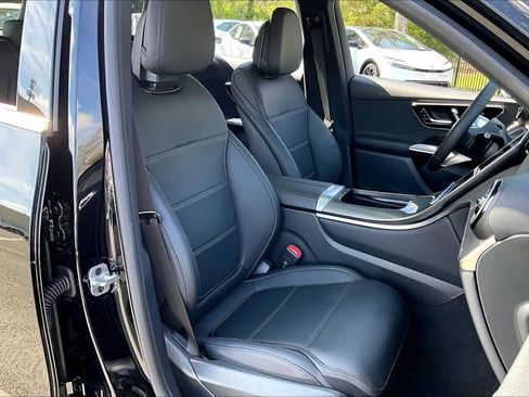 Used 2026 Mercedes-Benz GLC 300 4MATIC image 9