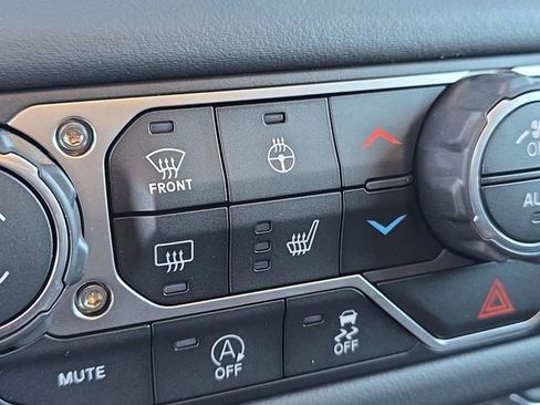 New 2026 Jeep Wrangler Unlimited Rubicon AWD/4WD image 24