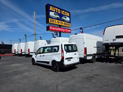 Used 2020 Ford Transit Connect XL image 31