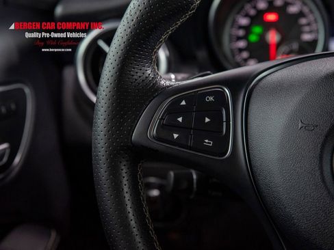 Used 2018 Mercedes-Benz GLA 250 4MATIC image 27