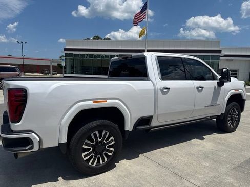 Used 2024 GMC Sierra 2500 Denali Ultimate AWD/4WD image 4