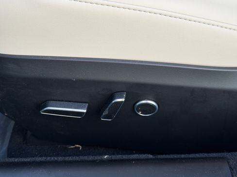 Used 2022 Tesla Model S image 19