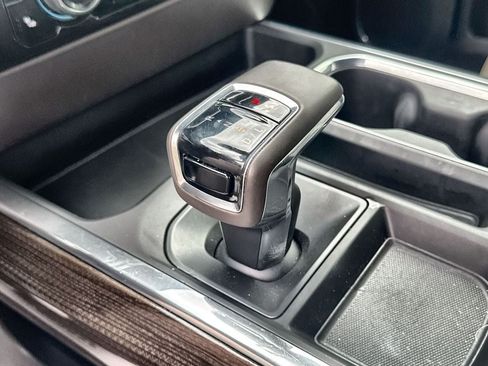 Used 2024 Chevrolet Silverado 1500 LT Trail Boss w/ Convenience Package II AWD/4WD image 22