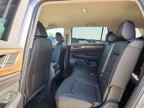 New 2026 Volkswagen Atlas SE FWD image 12