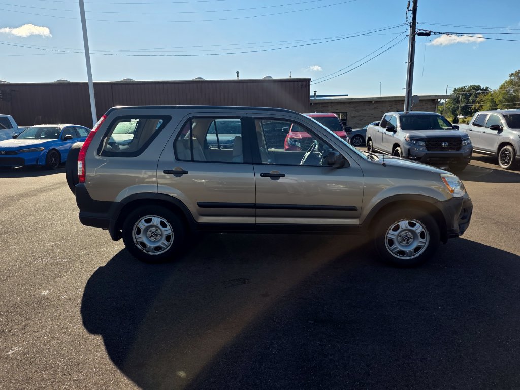 Used 2005 Honda CR-V LX image 2