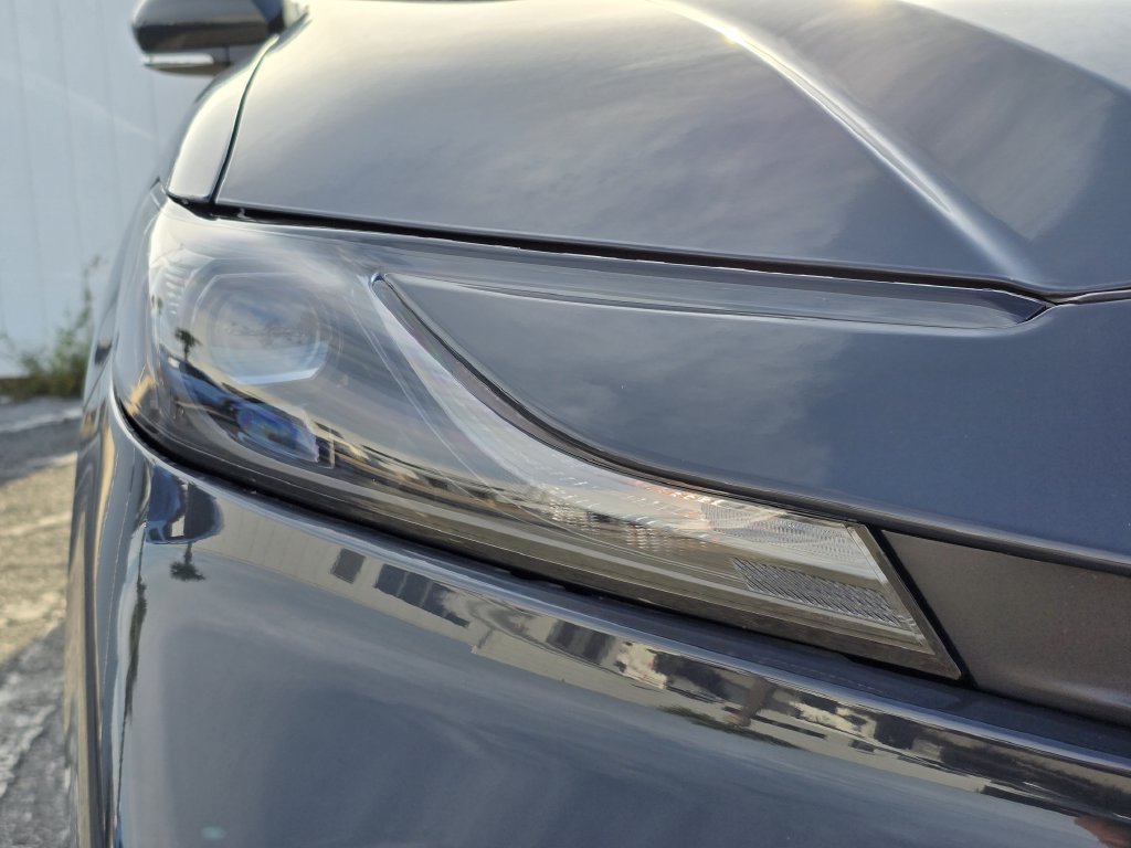 Used 2025 Toyota Camry SE FWD image 9