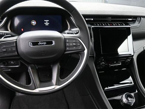 New 2025 Jeep Grand Cherokee L Laredo image 41