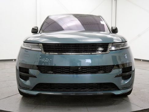 Used 2023 Land Rover Range Rover Sport SE Dynamic AWD/4WD image 2