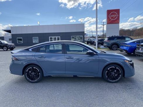 New 2026 Nissan Sentra SR w/ SR Premium Package FWD image 4