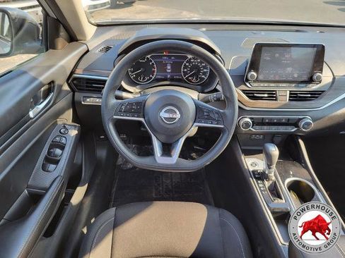 Used 2024 Nissan Altima 2.5 SV image 14