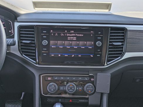 Certified 2023 Volkswagen Atlas SE FWD image 19