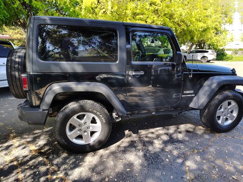 Used 2014 Jeep Wrangler Sport w/ Quick Order Package 24S AWD/4WD image 13