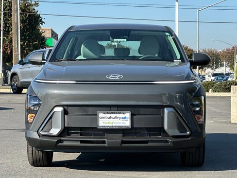 New 2026 Hyundai Kona SE image 9