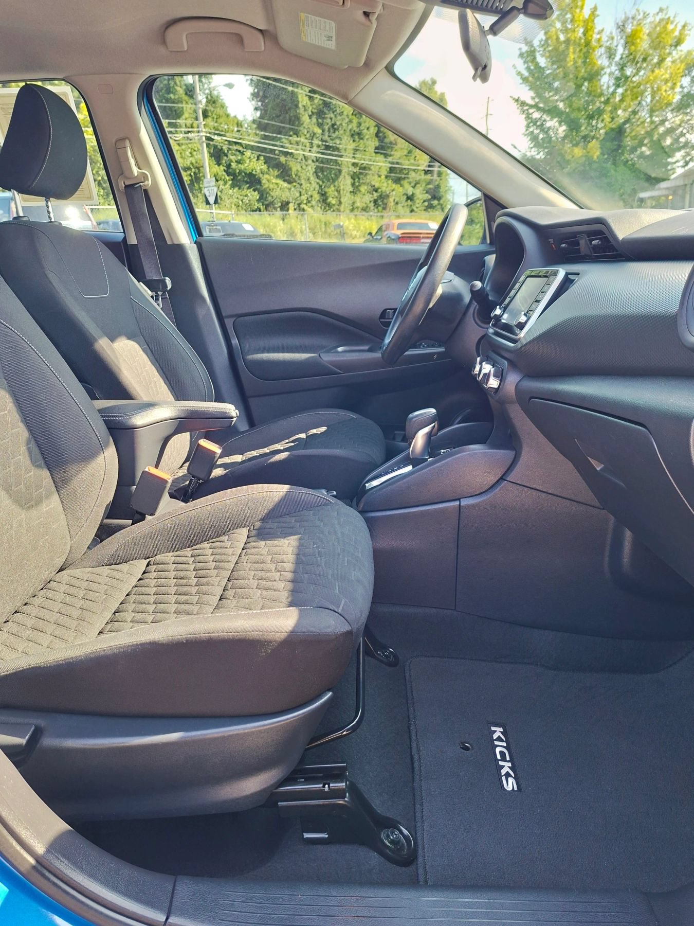 Used 2021 Nissan Kicks S FWD image 11