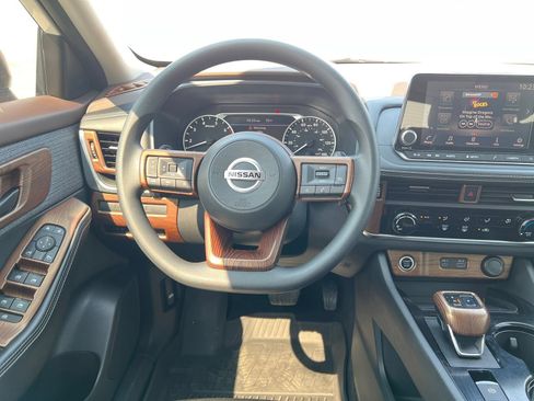 Used 2021 Nissan Rogue S AWD/4WD image 13