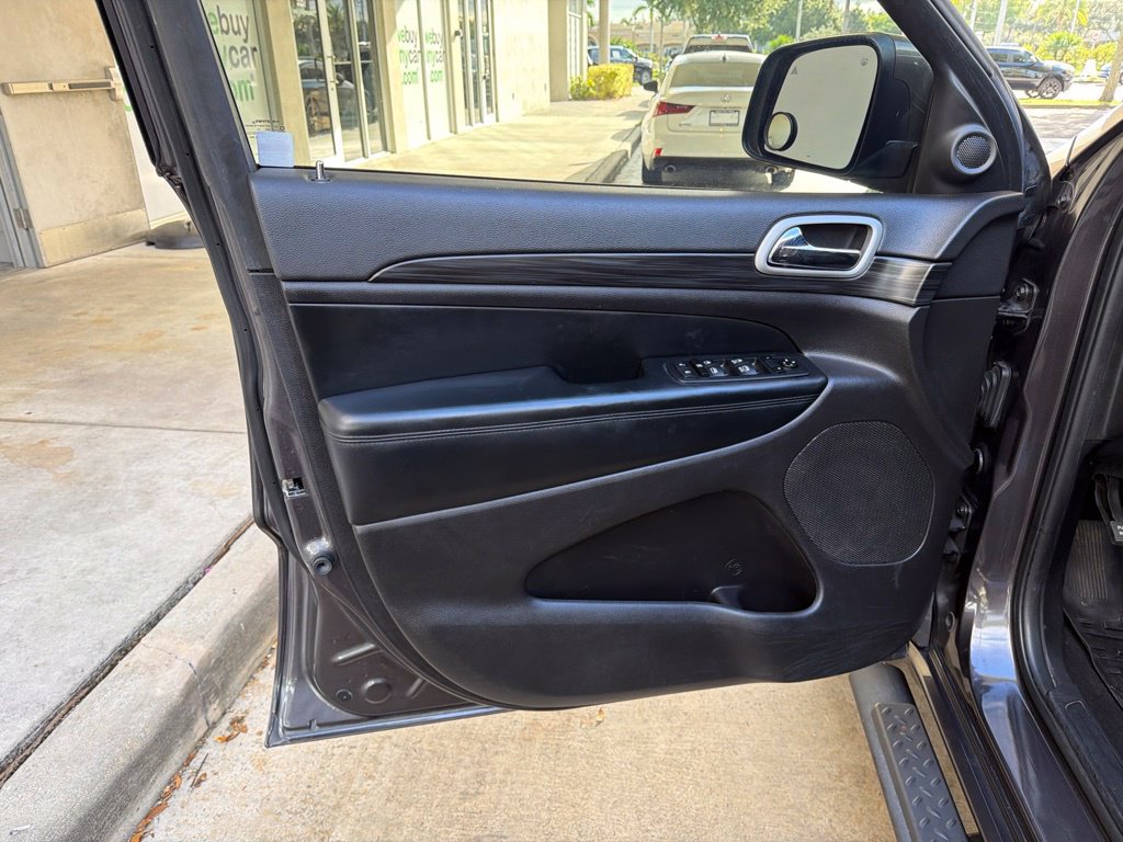 Used 2021 Jeep Grand Cherokee Laredo X RWD image 38