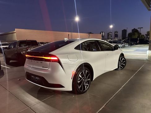 Used 2024 Toyota Prius Prime image 3