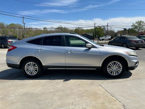 Used 2013 Honda Crosstour EX image 4