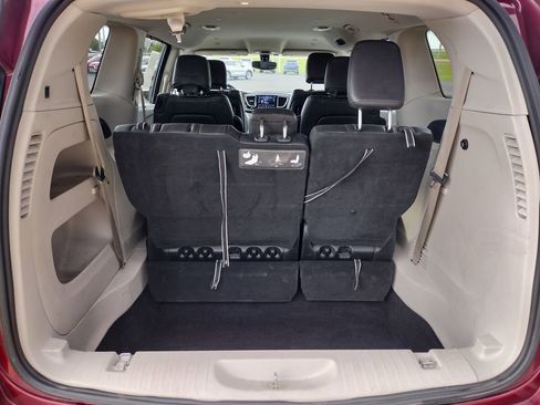 Used 2018 Chrysler Pacifica Touring-L Plus FWD image 17