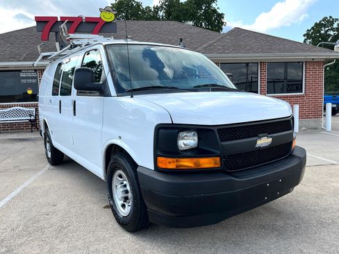 Used 2017 Chevrolet Express 2500 image 1