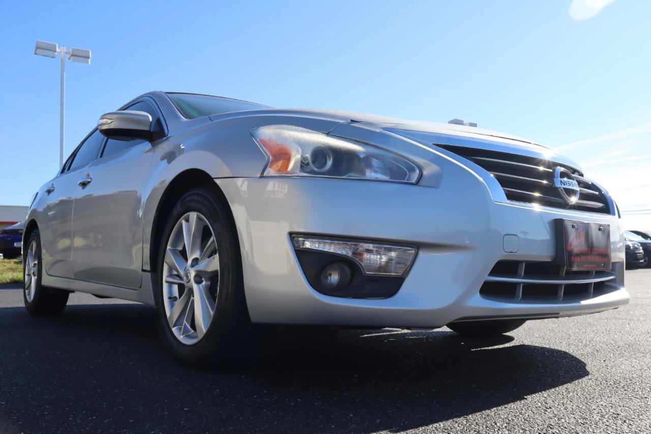 Used 2015 Nissan Altima 2.5 SL w/ Moonroof Package FWD image 16