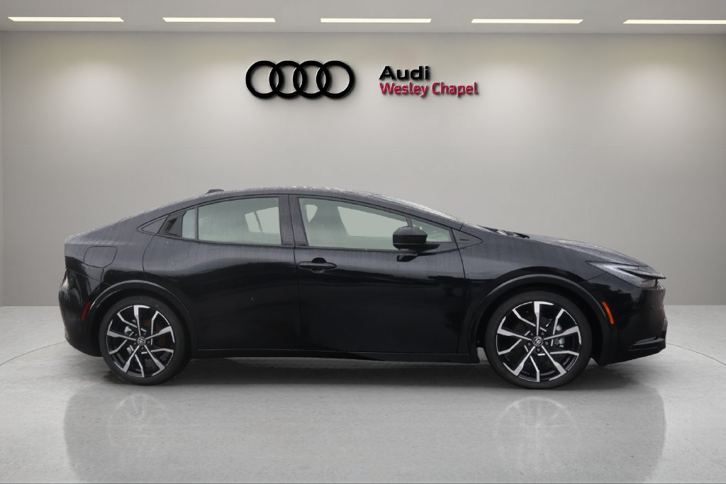 Used 2026 Toyota Prius Plug-In Hybrid FWD image 6